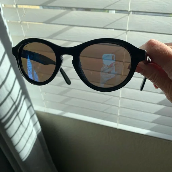 Maui Jim Black Polarized Sunglasses With Reflective Blue Lenses - Picture 11 of 16